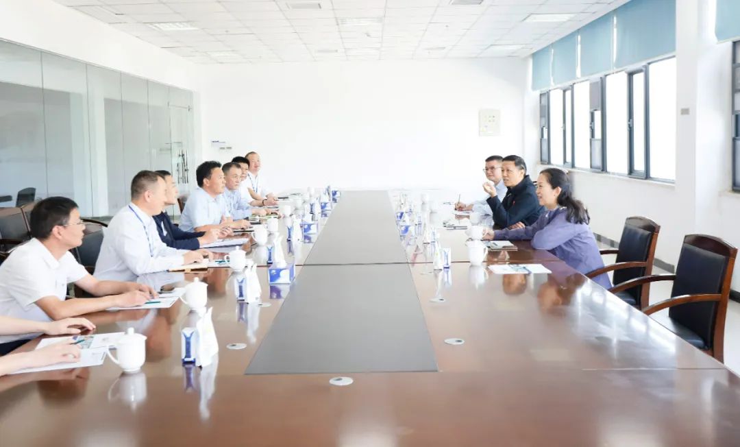 快樂過“雙節(jié)”，安全不放假｜河南農(nóng)投集團黨委書記、董事長李曉寰一行蒞臨花花牛乳業(yè)集團開展“雙節(jié)”安全生產(chǎn)大檢查活動并慰問一線職工、